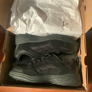 Brahma Men's Adan Steel Toe Work Shoes size 8 New In Box.